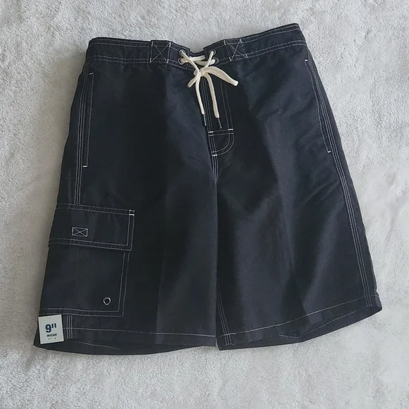 George Men’s Black Cargo Eboard Swim Shorts, Size Small (28–30), 9” Inseam, NWT