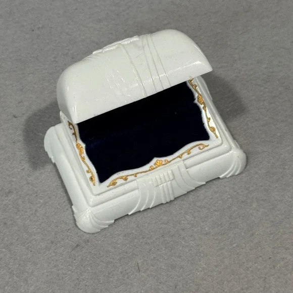 Antique Jewelry Ring Box White Art Deco Lotus Flower Celluloid USA