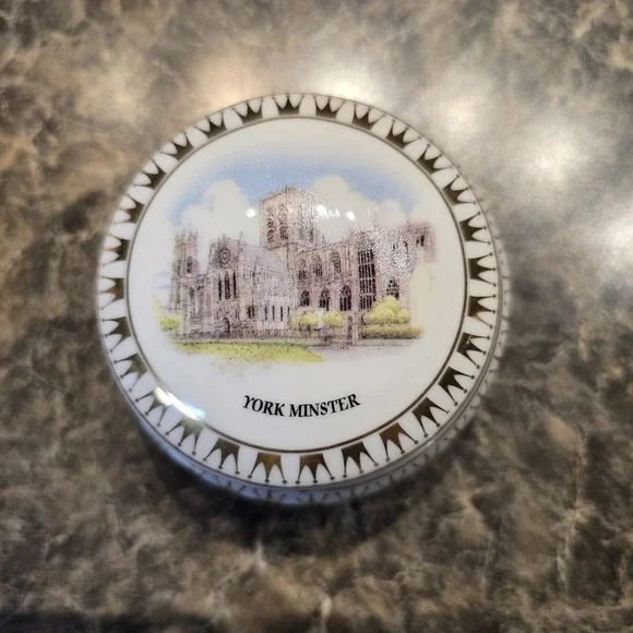 Vintage York Minster Trinket‎ Box: Porcelain Jewelry Pill Box