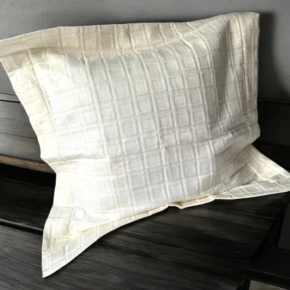 Frette Euro Sham IVORY 26x26