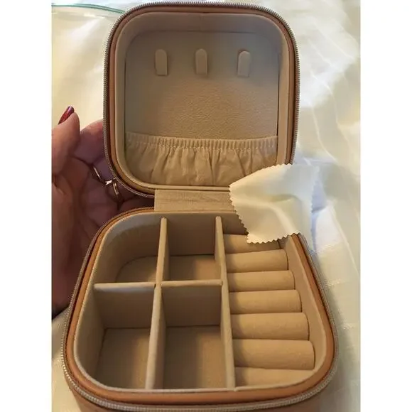 NWOT The Jewelry Box By Samara Travel Jewelry Box