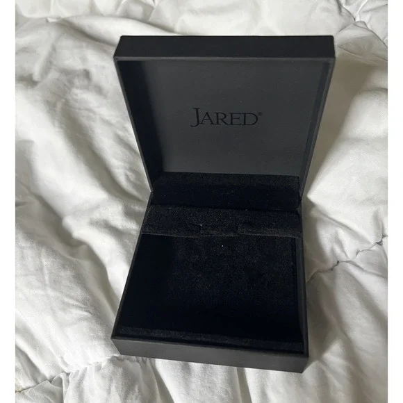 Jared Jewelry Large Universal Earrings Pendant  Necklace Present Gift Box Black