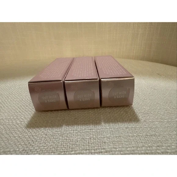MAC Amplified Creme Lipstick Out With A Bang 0.1 oz‎ Full Size NIB