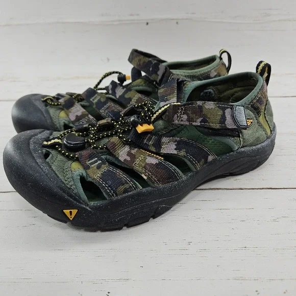 Keen Newport H2‎ Youth Size 6 Camo Green Sport Outdoor Hiking Sandals Shoes 9212