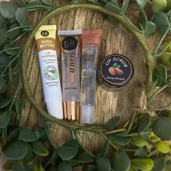 🆕 Lip Care Bundle Lipgloss 4pc🆕