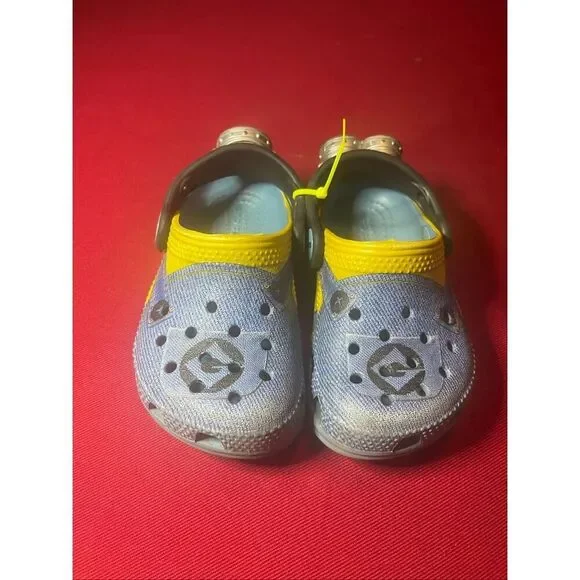 Crocs Kids Minion Sz 6
