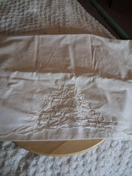 1 Embroidered White Standard Size Pillowcase with Floral Motif