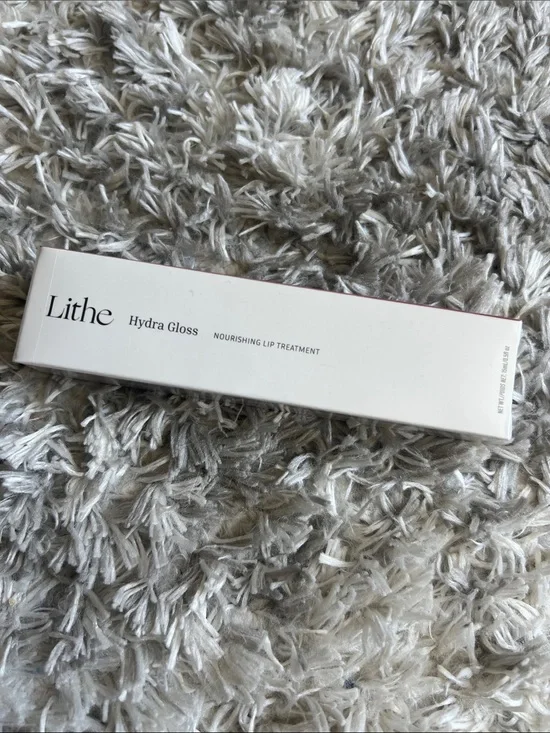 Lithe Hydra Gloss Nourishing Lip Treatment - Melt peptides hydrating glam chic
