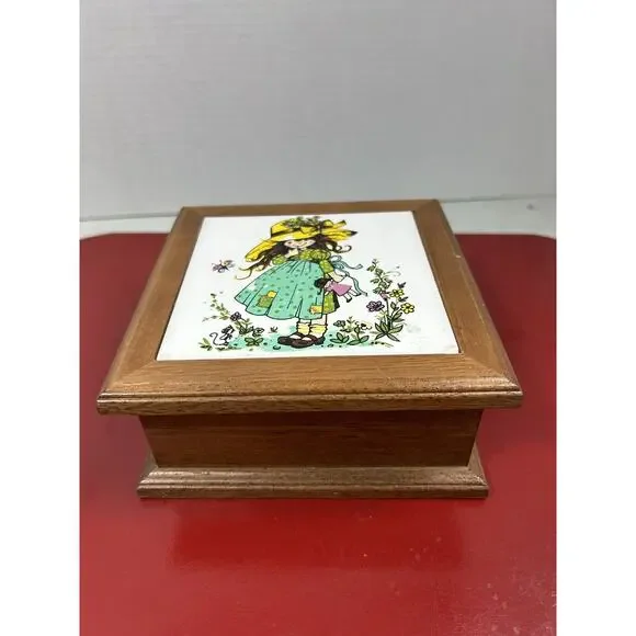 Vintage Holly Hobbie Tile Top‎ Jewelry Trinket Box Felt Divided Insert READ