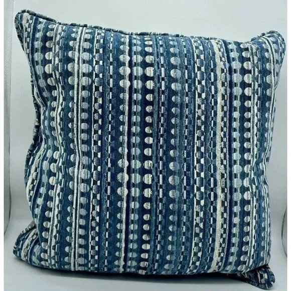 Textured Toss‎ Throw Pillow Elegant Shades of Blue & Gray 20 Inch x 20 Inch
