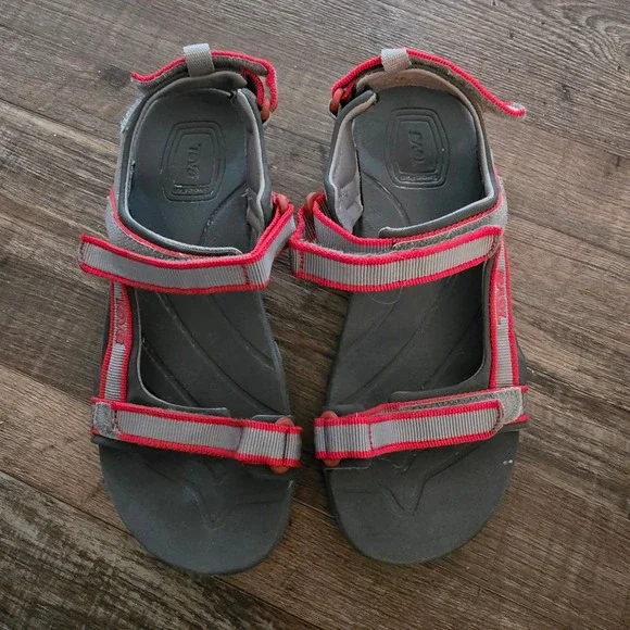Teva Hurricane XLT 2 Sport Sandals Youth 4 Grey Red Hiking Water Shoes 1093489Y