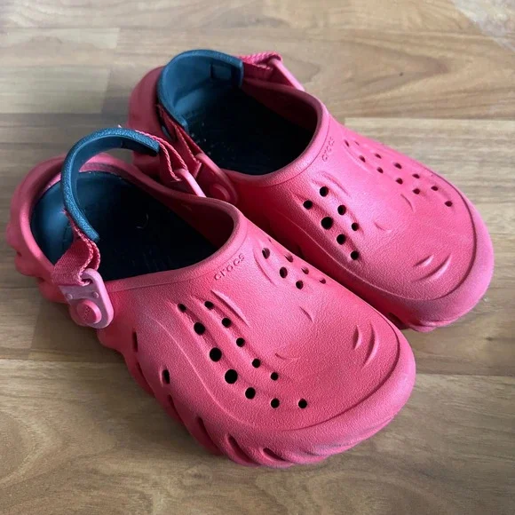 Crocs J2 Size‎ 2 Toddler Kids Red Classic Clog Sandals Shoes
