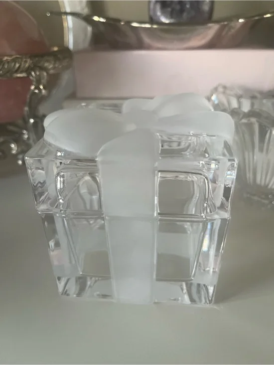 Tiffany & Co. Crystal Bow Jewel Box- Frosted and Clear Crystal Glass