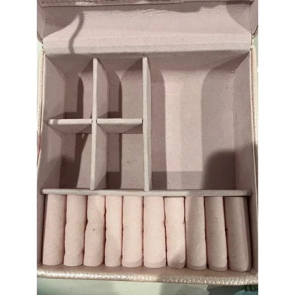 Taylor Madison Designs‎ Jewelry Box Travel Case Organizer Pink Faux Leather