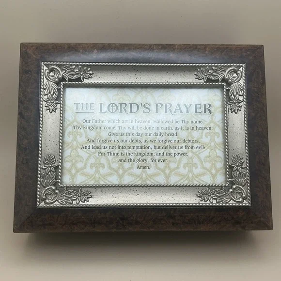 Sankyo‎ Cottage Garden, Lord's Prayer, Musical Jewelry Box.