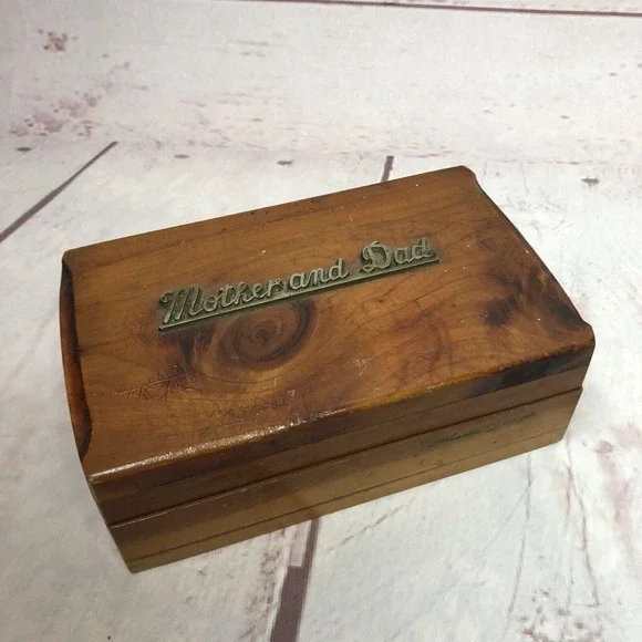 Vintage Wooden‎ Box Trinket Jewlery Mother and Dad Wood Atlanta Georgia