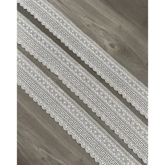 3.25 Yards Vintage Flat Ecru  Lace‎ 4.25