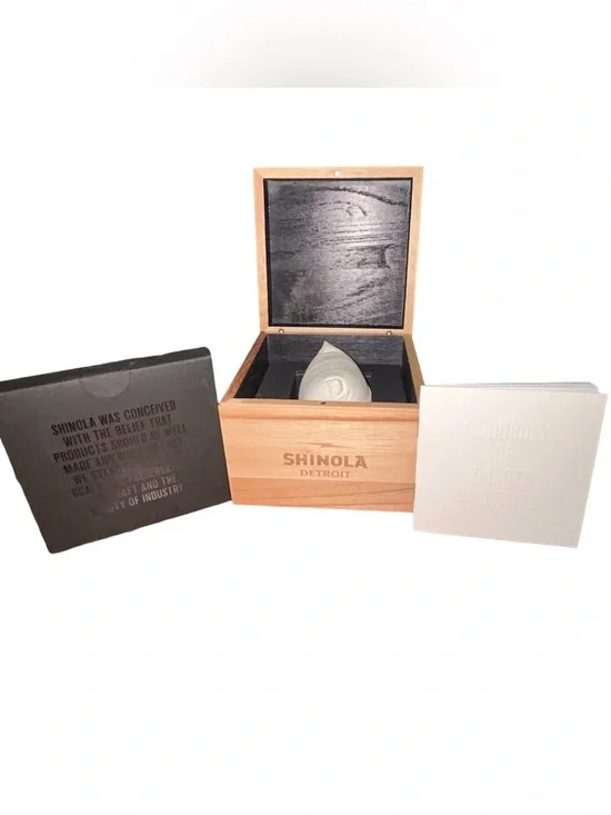 Shinola Detroit Wood Watch Box Case Display Storage Box White Pillow & Booklets