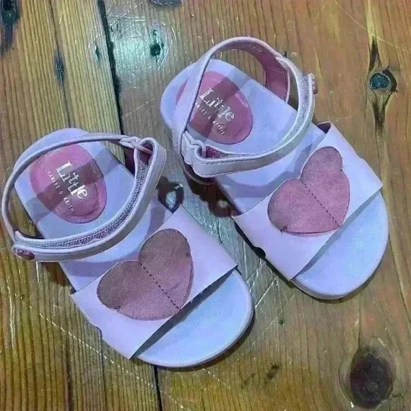 CHARLES & KEITH PINK HEART-MOTIF ANKLE STRAP SANDALS size 21/5.5