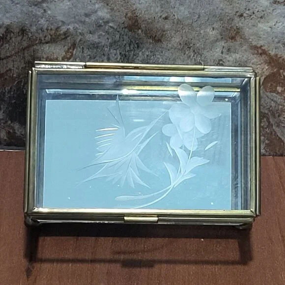 Vintage Trinket Box Hinged Lid Etched Bird Flower Glass Brass Trim Footed Jewelr