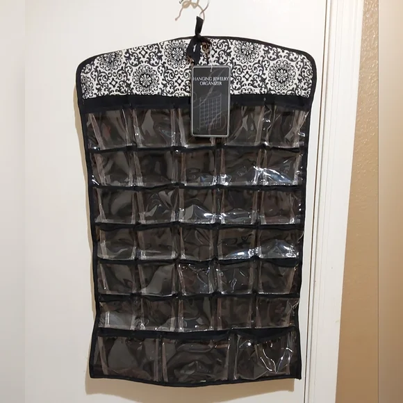 🌺 NWT Raymond Waites 66 Picket Hanging Jewelry Organizer