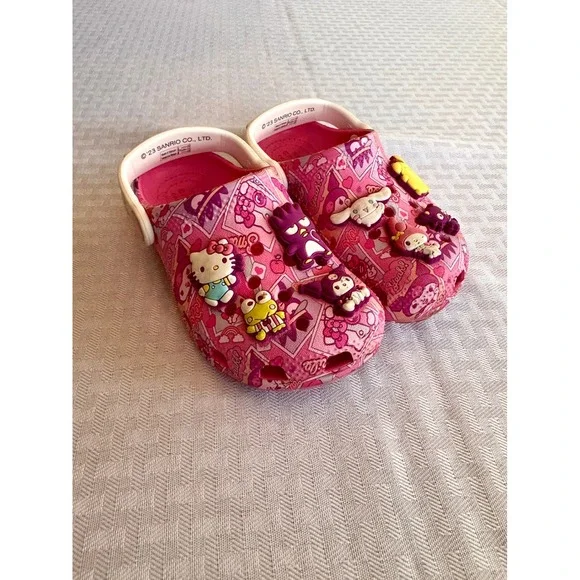 Crocs Hello Kitty and Friends Pink Sanrio Clogs Toddler Size C9 Jibbitz Charms