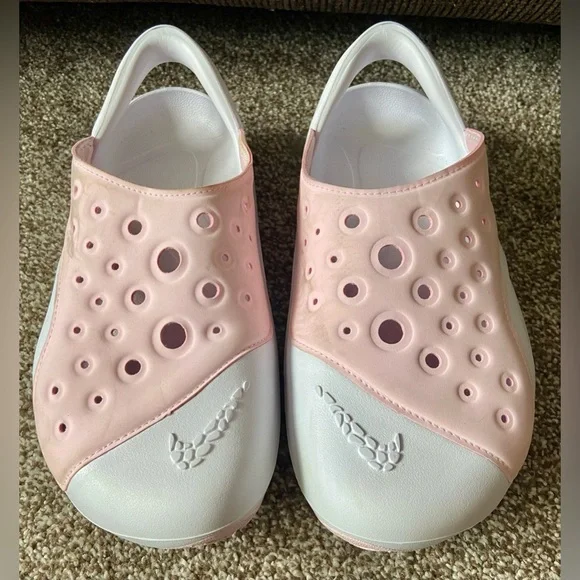 Nike Aquaswoosh (GS) Pink/white Size 4 Youth 💥Brand New Without Tags