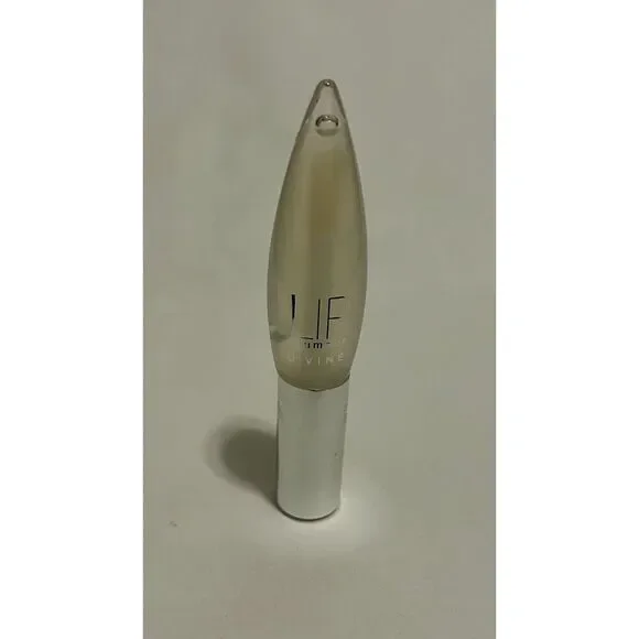D=Vine Lip Plumper Volume and Glossy Shine