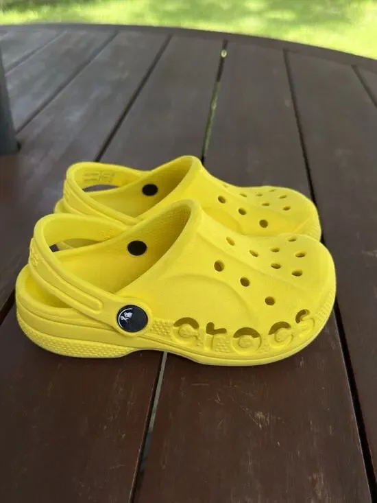 Crocs Classic Clog Yellow Kids Unisex Size C10 Slip-On Comfort Casual Sandals