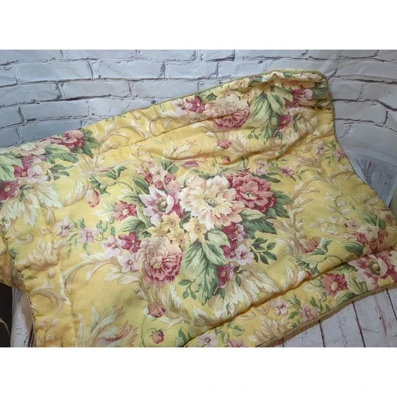 CROSCILL Pavilion 2 King‎ Pillow Shams Quilted Yellow Floral Cottage Core Shabby