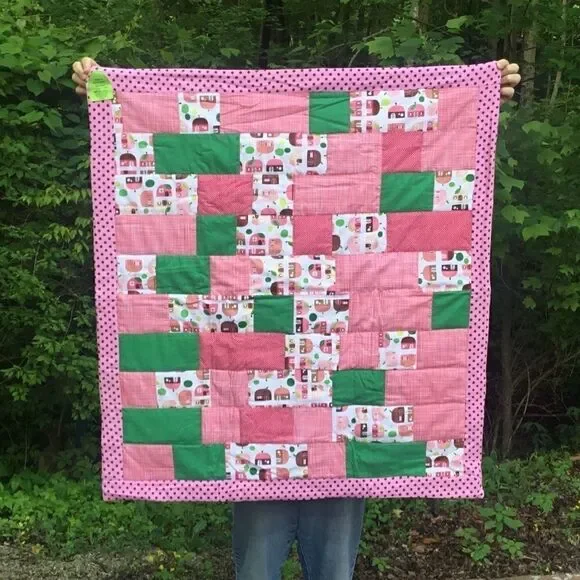 NWT Hand Crafted Pink & Green Acorn Houses Quilt