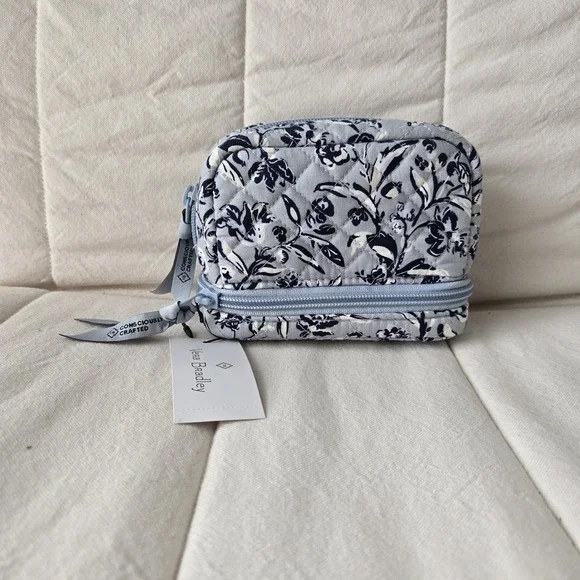 Vera Bradley Deluxe Travel Pill Case Organizer In Blue