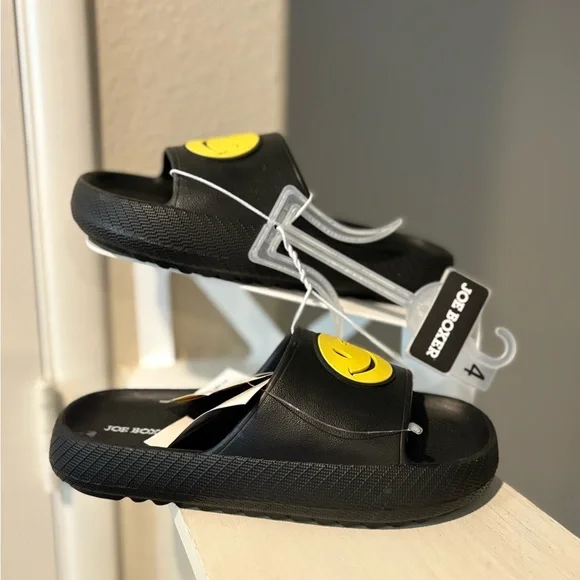 Joe Boxer Kids' Smiley Face Slides Black - multiple youth sizes