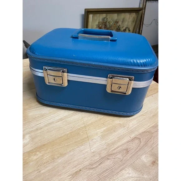 Vintage Blue Train Case Cosmetic Makeup Vanity Box Travel Luggage with Mirror