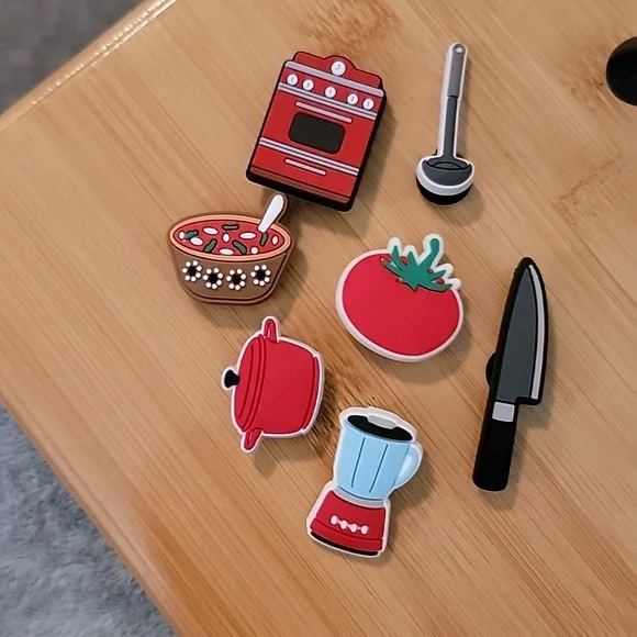 Crocs Charms lot of‎ 7 Tomato Soup Theme New