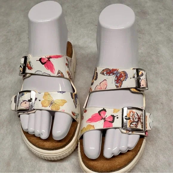 Wonder Nation White and Pink Sandals with Floral‎ Design