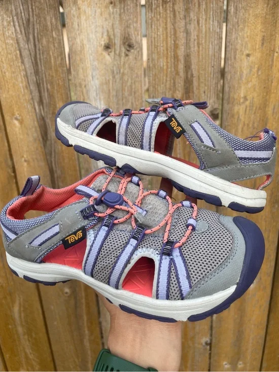 TEVA Strappy Hiking Kids Waterproof Outdoor Camping Sandals Size 2