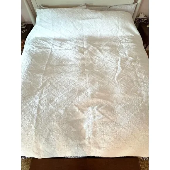 Hotel Balfour King Matelassé Quilt & sham set, white