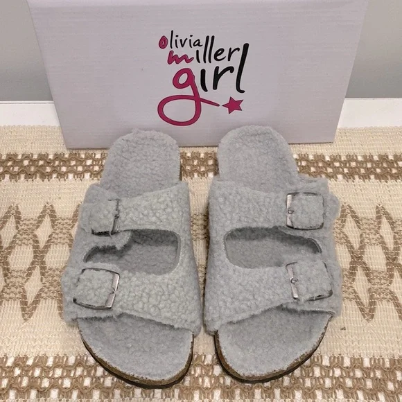 Olivia Miller Girl’s Cloud Lounge Sandals Faux Fur Gray Size 2