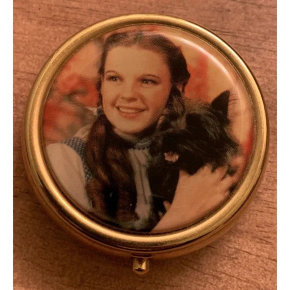 Vintage‎ Wizard Oz Pill Box Case Holder  Medicine Container EUC