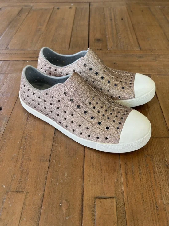 Native Jefferson bling rose gold glitter sneaker sandals waterproof big kid 3