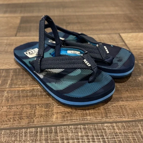 Reef Little Ahi Flip Flops Sandals Kids Size 11/12 Heel Strap Black Blue