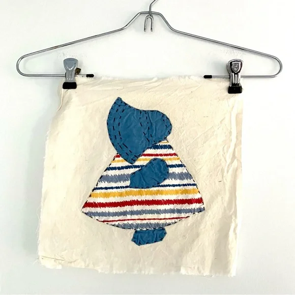 Vintage 40’s floral feedsack bonnet girl handmade quilt square linen