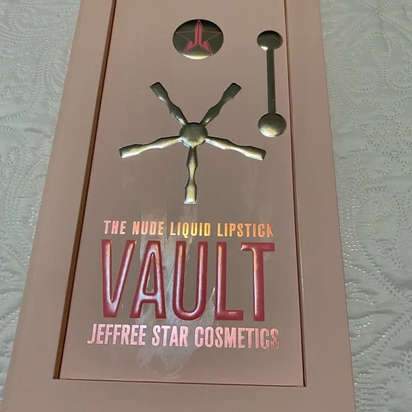 Jeffree Star The Nude Liquid Lipstick Vault