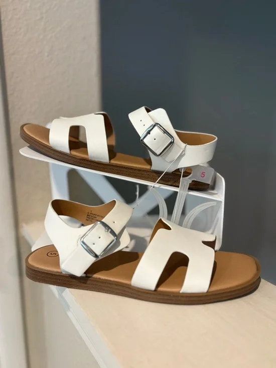 Art Class Girls Mari White Strappy Faux Leather Sandals Size 5 NWT