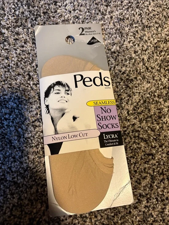 Women's No Show Seamless Nylon Low Cut Socks — Beige