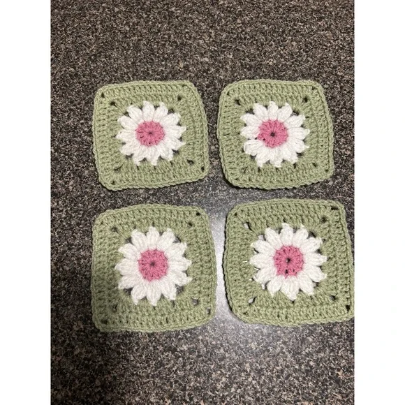 4‎ Handmade Crocheted Squares Pink And Green 6