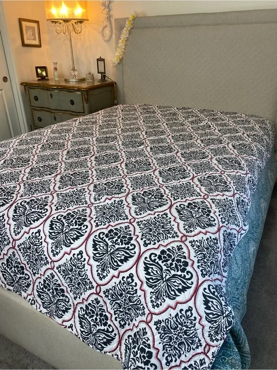 Cotton Damask Gothic Floral Quilt black red on white
