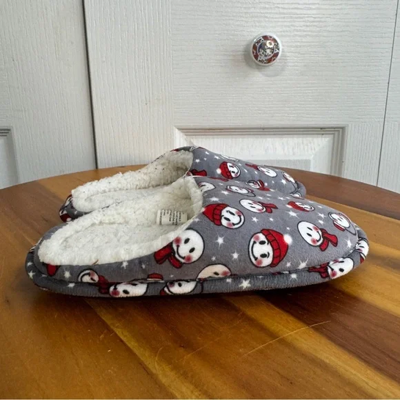 Highland snowman slippers‎ size 11