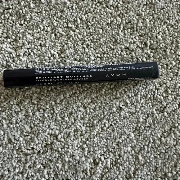Avon Brilliant Moisture‎ Lipstick NEW SEALED Ruby Slipper